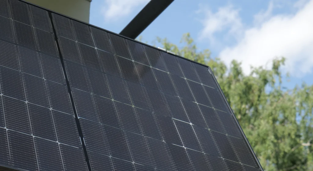 Yuma Balkonkraftwerk: Transparente Solarmodule mit Bifazialität